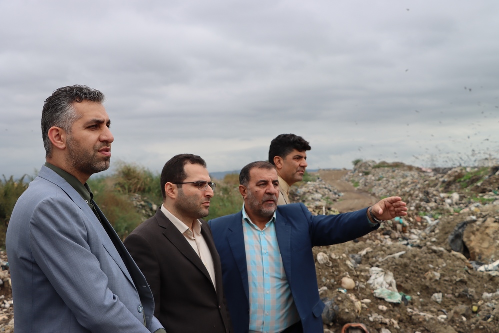 بازدید دادستان قائم شهر از روند اجرائی پروژه خط پردازش زباله شهرداری