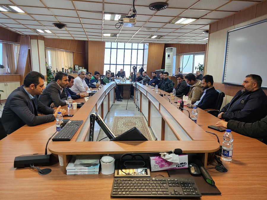 جلسه مهندس کاظم علیپور شهردار قائم شهر با معاونین و مدیران واحدها جهت تسریع در روند اجرای پروژه ها