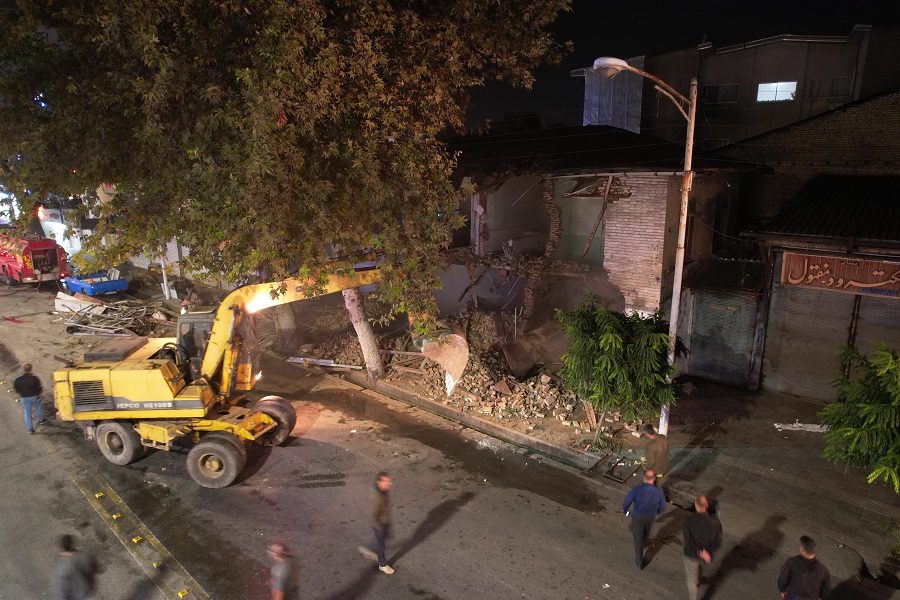 عملیات تخریب و بازگشائی ملک واقع در خیابان امام (ره)