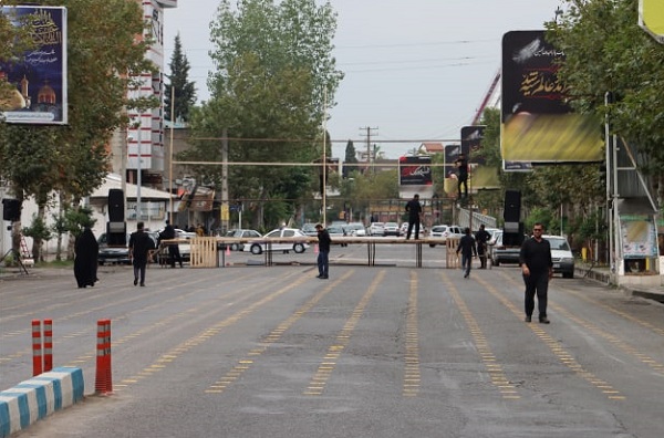 آماده سازی فضای اجتماع بزرگ تاسوعای حسینی توسط شهرداری قائم شهر