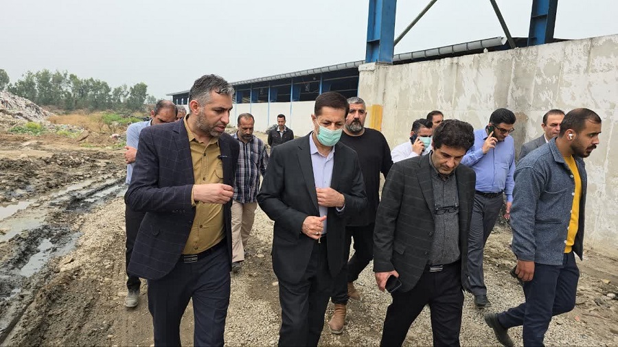 بازدید دکتر امیدی فر سرپرست معاونت امور شهرداری های کشور به همراه مهندس علیپور شهردار از سایت زباله قائم شهر