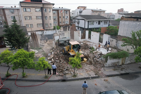 عملیات تخریب و بازگشایی ملک واقع در خیابان پل سه تیر، گلستان 13