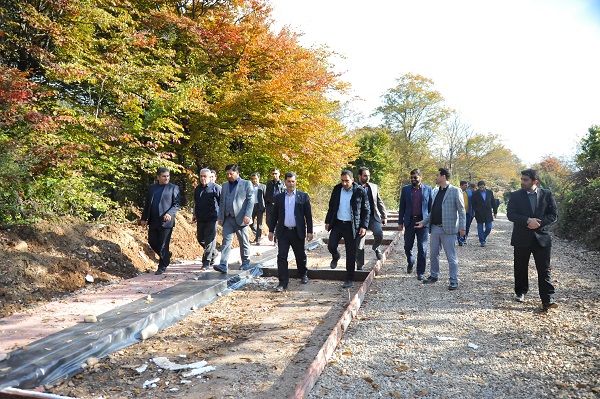 بازدید از روند اجرایی پروژه های عمرانی پارک جنگلی تلار جاده نظامی