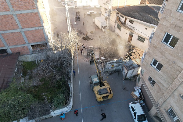 عملیات تخریب و بازگشایی در بهشتی محله  گلستان 6 نبش سعادت 5