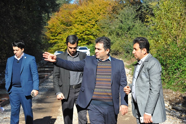 بازدید شهردار قائم شهر از روند پیشرفت فیزیکی پروژه پارک جنگلی تلار
